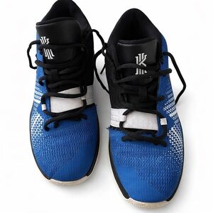 🏀 Nike Kyrie Basketball Shoes Blue | Youth 7Y